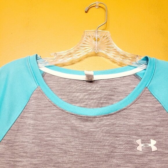 Under Armour | Women's Teal/Gray Heat Gear Raglan Tee (Size Small) - Picture 3 of 7